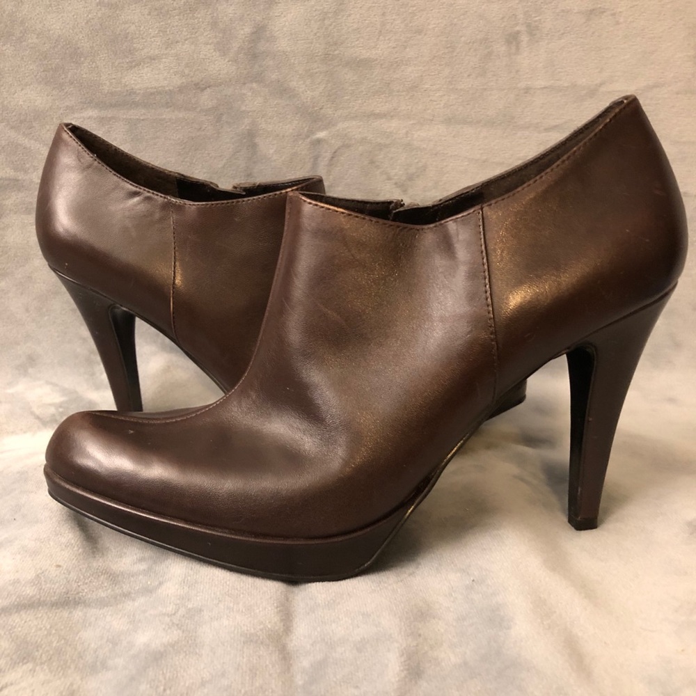 Bandolino Leather Ankle Booties 6.5M